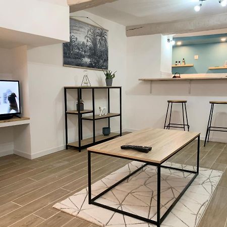 Chez Tom - Au Pied Des Musees 格拉斯 外观 照片